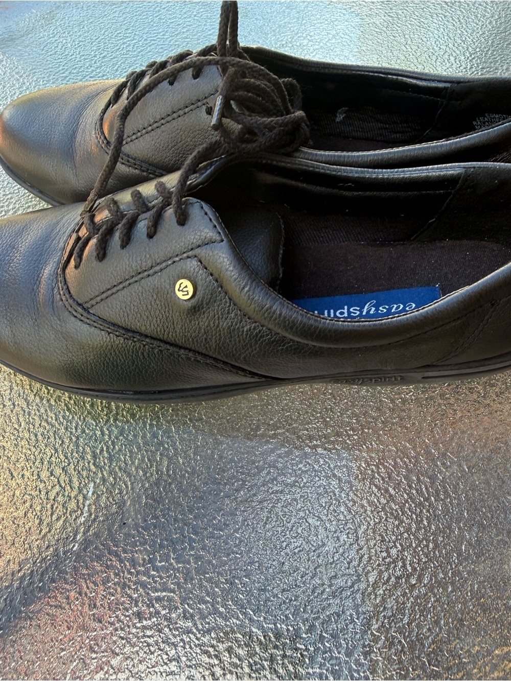 Easy Spirit Women Black Leather Lace-Up Derby with Gold Accent